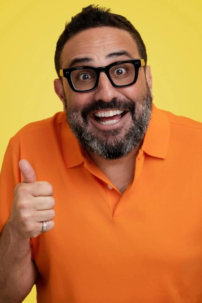 Philip Galinsky smiling thumbs up